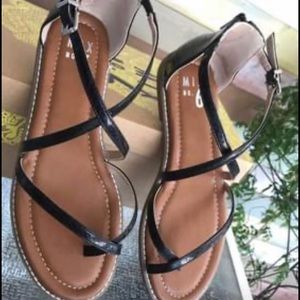 Woman’s strap sandals